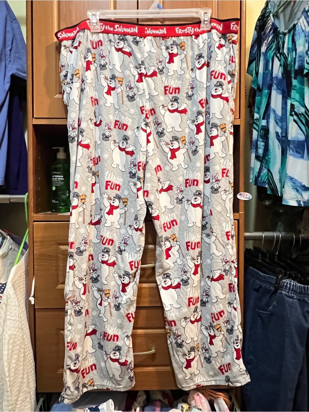 Frosty the Snowman Women’s Gray Printed Pajama Pants